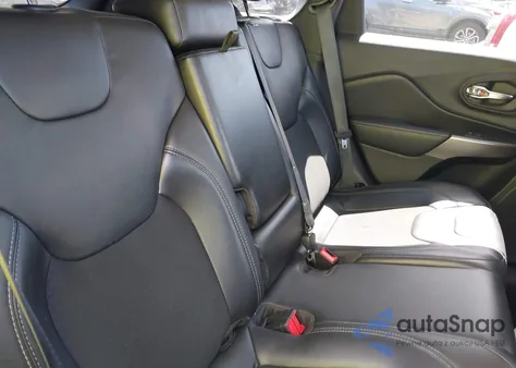 2020 Jeep Cherokee Latitude Plus 4X4 z USA, uszkodzony, nr VIN 1C4PJMLB9LD651429